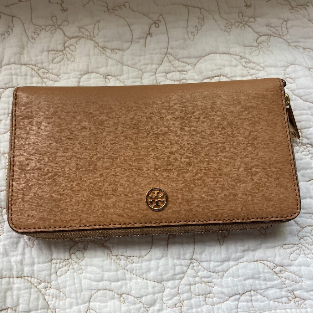 Tory Burch wallet